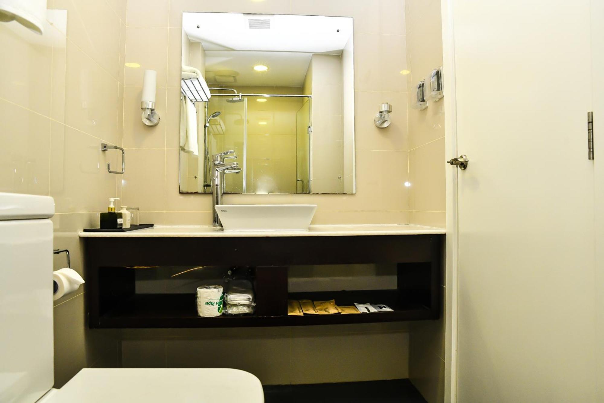 Hotel Beehive Premier à Malé Extérieur photo
