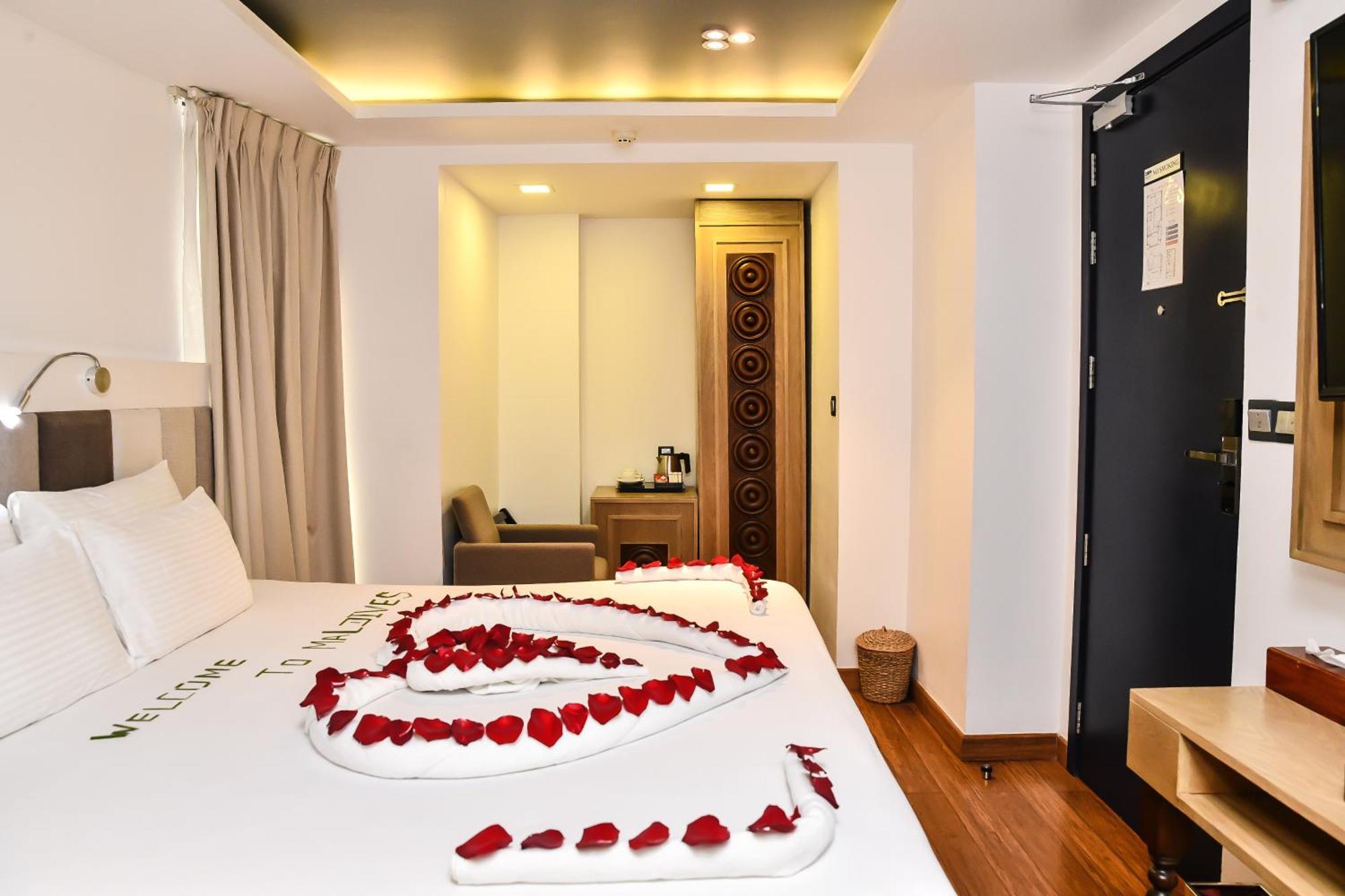 Hotel Beehive Premier à Malé Extérieur photo